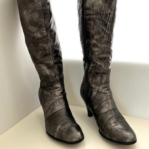 Born Signature Crown Series. Pewter metallic leather, knee high.  6M
